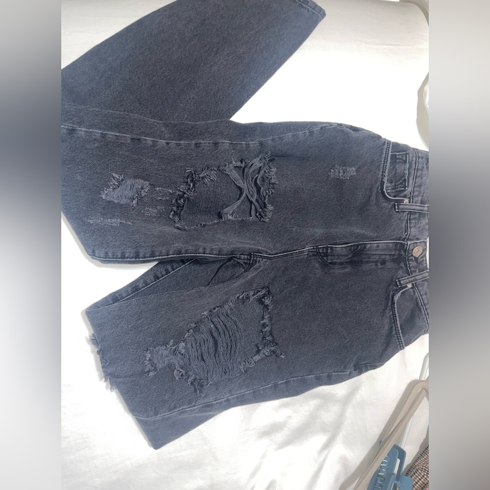 BDG Urban Outfitters Women’s Ripped Mom Jeans